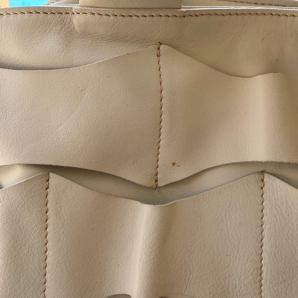 Ruffled Genuine leather Tote Bag - Picture 4 of 7